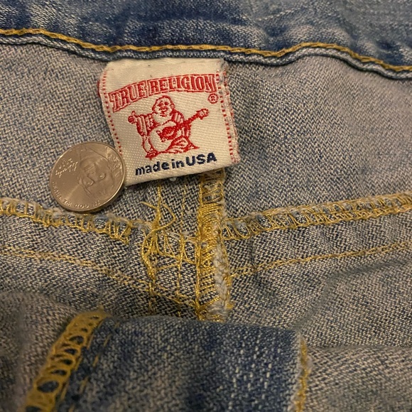 **SOLD** Vintage True Religion rainbow joey shorts - Picture 4 of 10